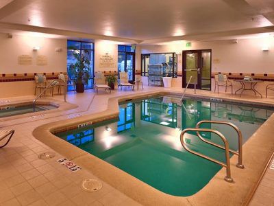 Springhill Suites By Marriott Сидър Сити Екстериор снимка