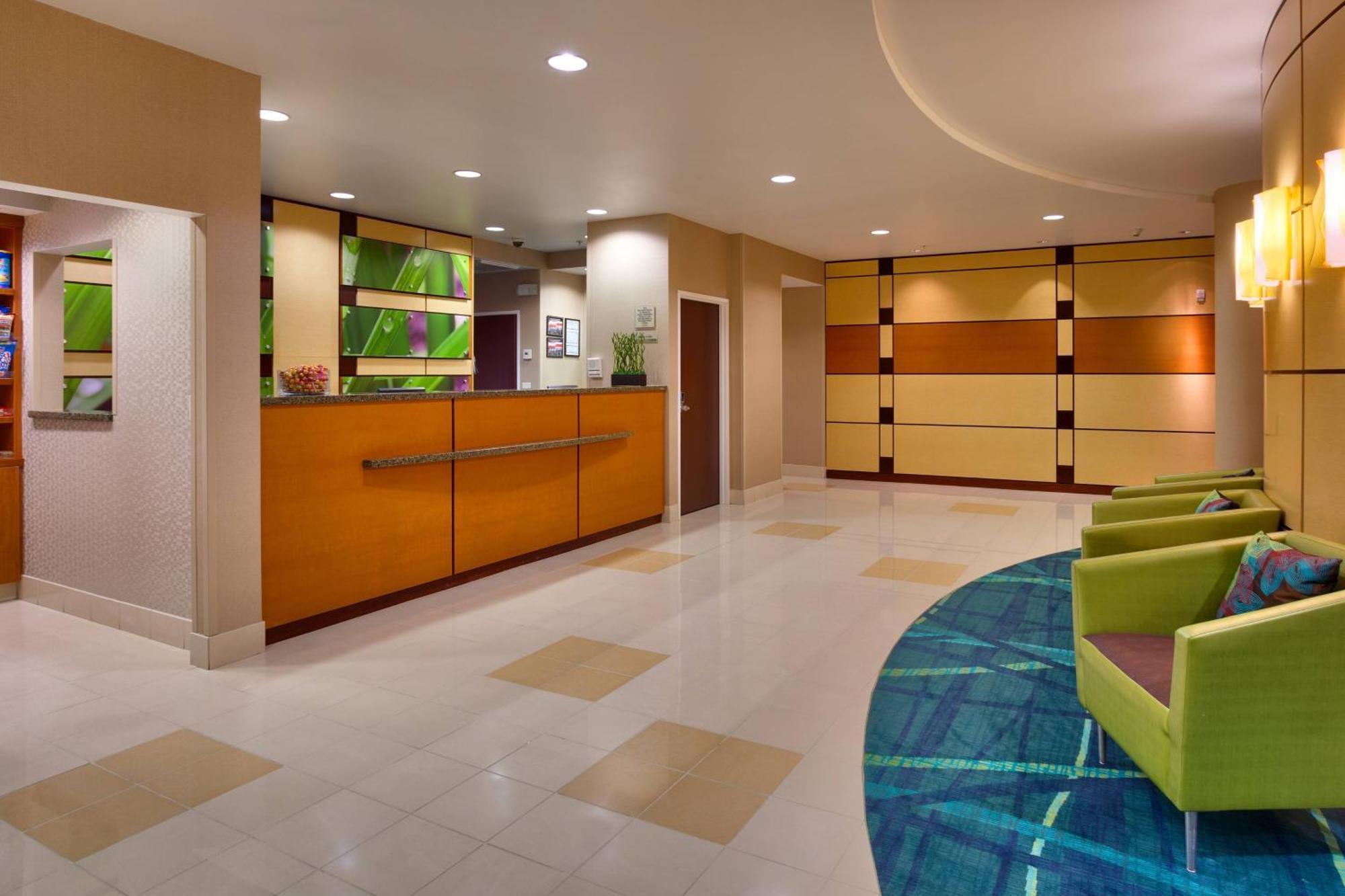 Springhill Suites By Marriott Сидър Сити Екстериор снимка